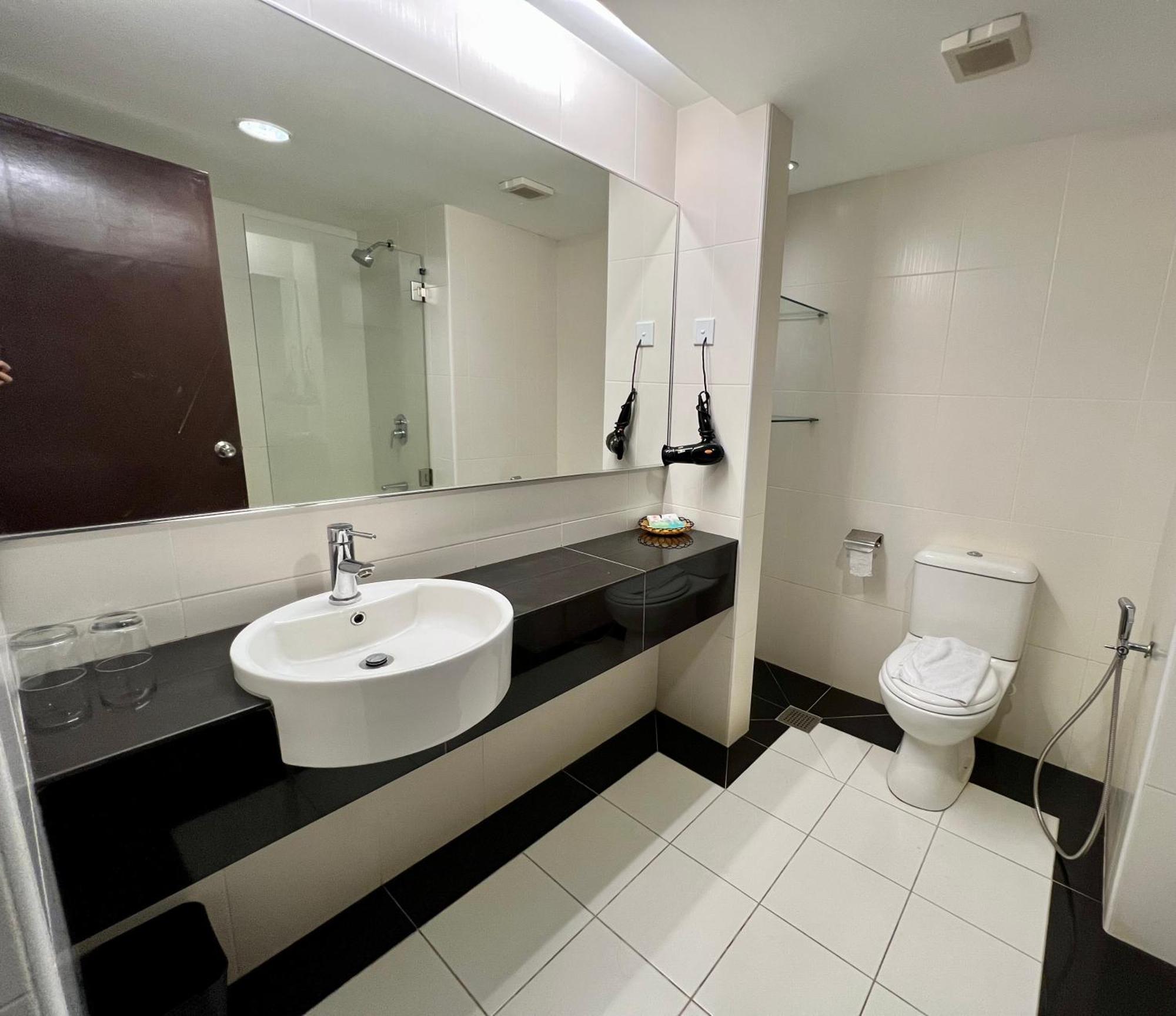 Hotel Yt Midtown Kuala Terengganu Exterior photo